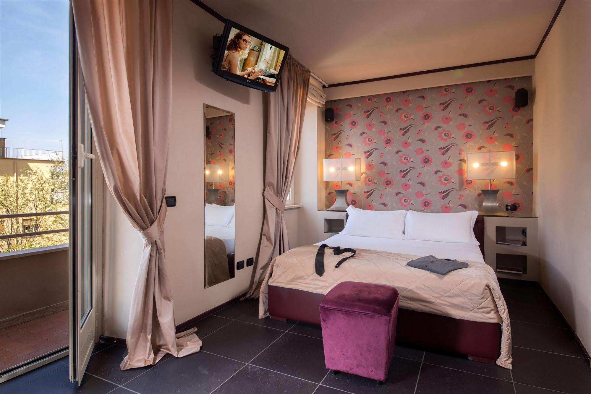 Roma Dreaming Aparthotel Exterior photo