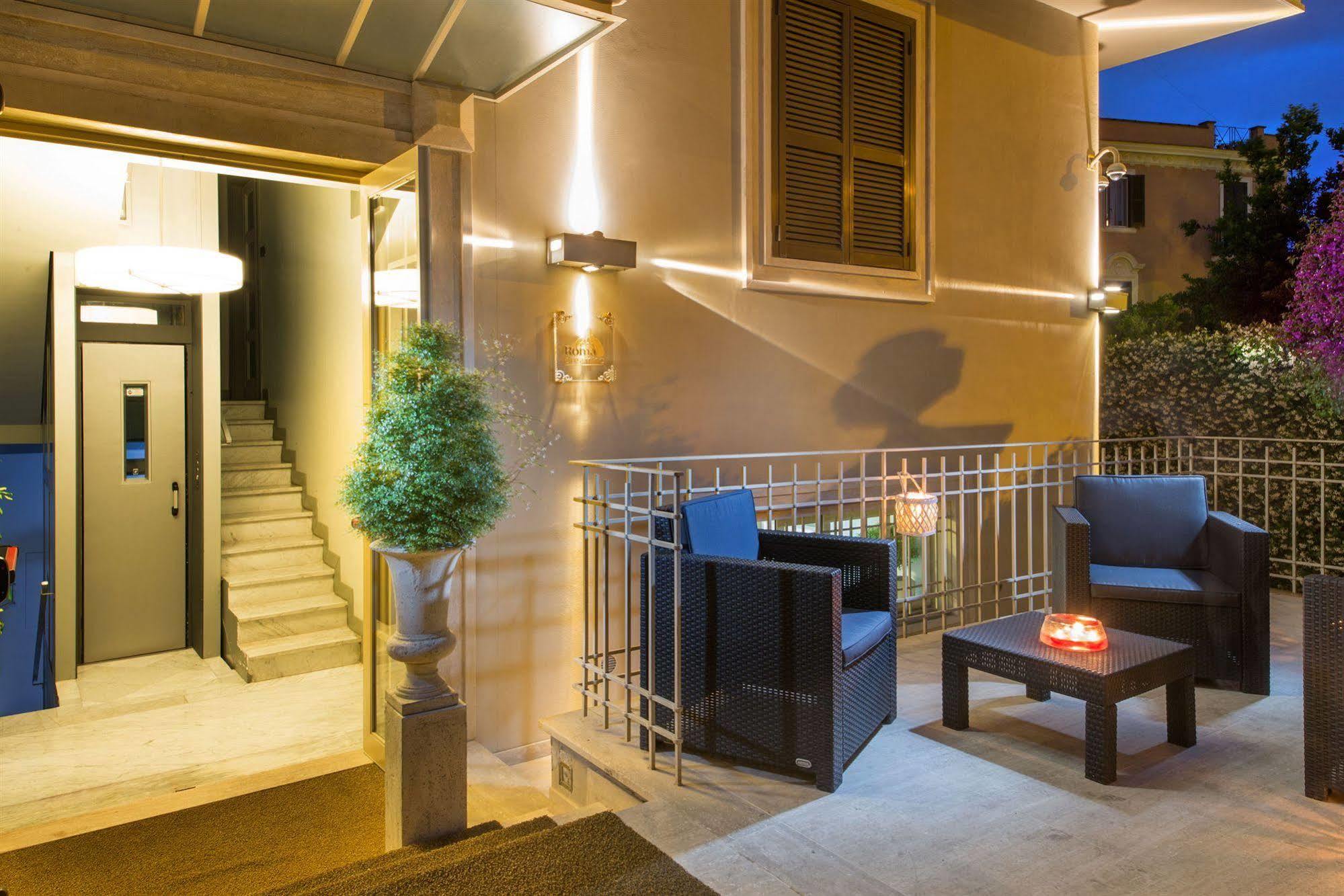 Roma Dreaming Aparthotel Exterior photo