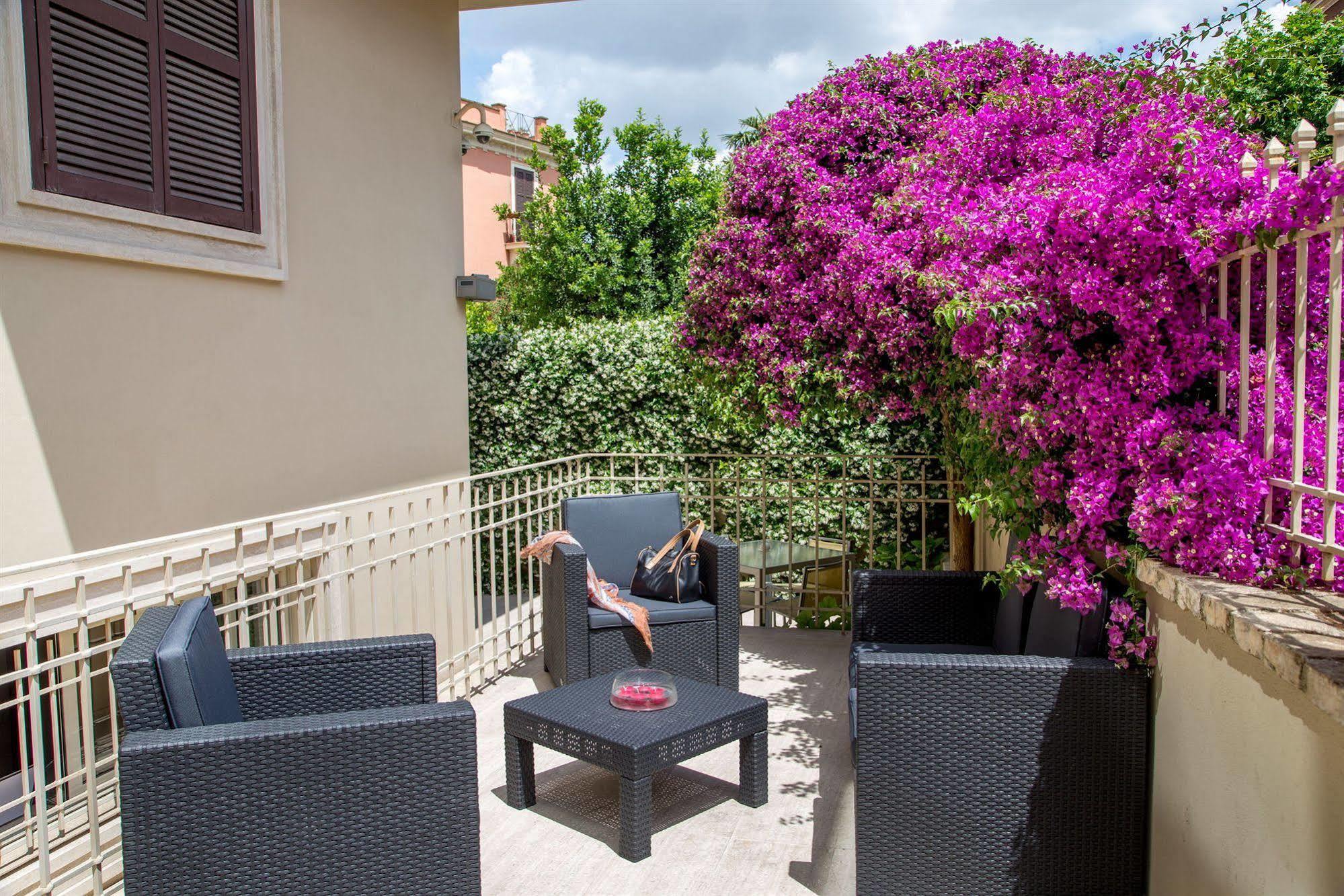 Roma Dreaming Aparthotel Exterior photo